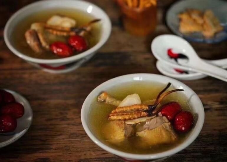 <a href=http://m.xmwhr.com/chifa/ target=_blank class=infotextkey>冬蟲夏草的吃法</a>