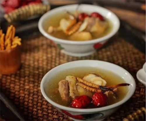 冬蟲夏草老鴨湯的做法？