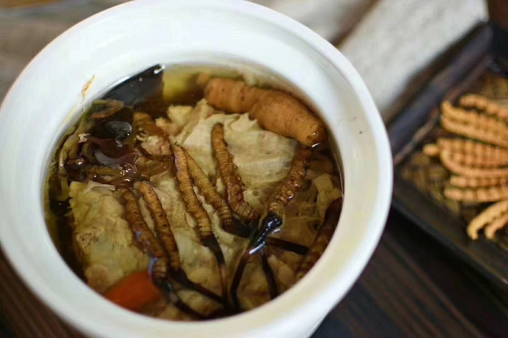 冬蟲夏草怎么食用？