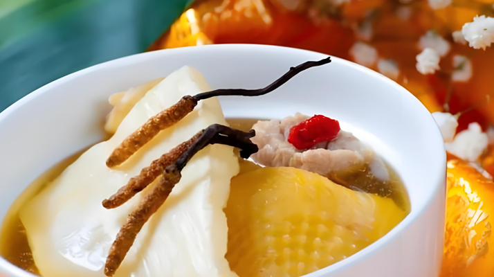 <a href=http://m.xmwhr.com/yangsheng/ target=_blank class=infotextkey>冬蟲夏草的作用</a>有哪些